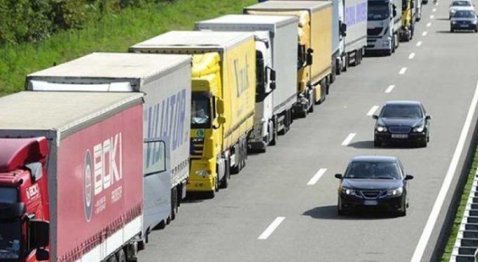 Kosova kercenon perseri: Te hiqet taksa 10 euro e kalimit, rruga e paperfunduar